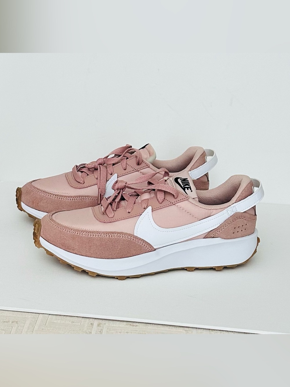 Nike Waffle Debut Women’s Sneaker – Particle Beige/White/Pink – Size 9